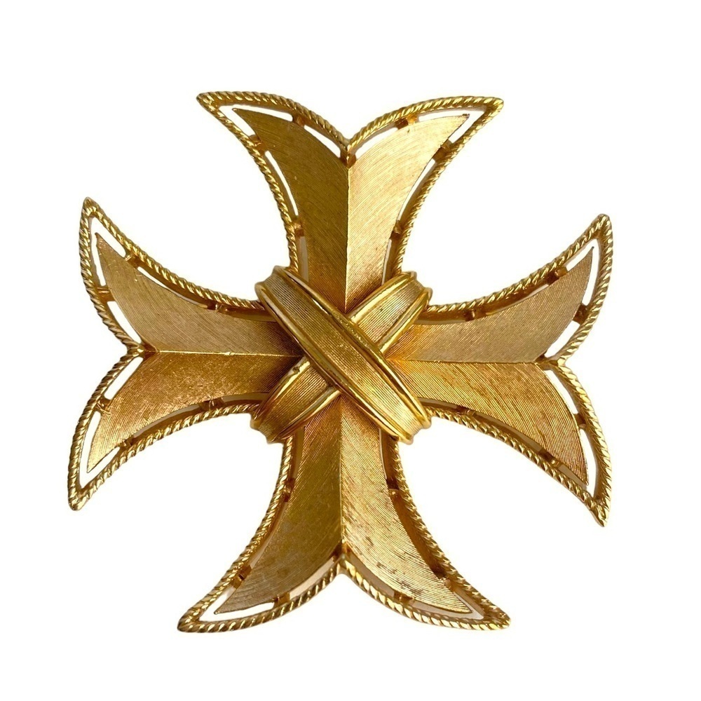 Crown Trifari Maltese Cross Brooch Textured Gold Tone Estate Piece 1960s Vintage